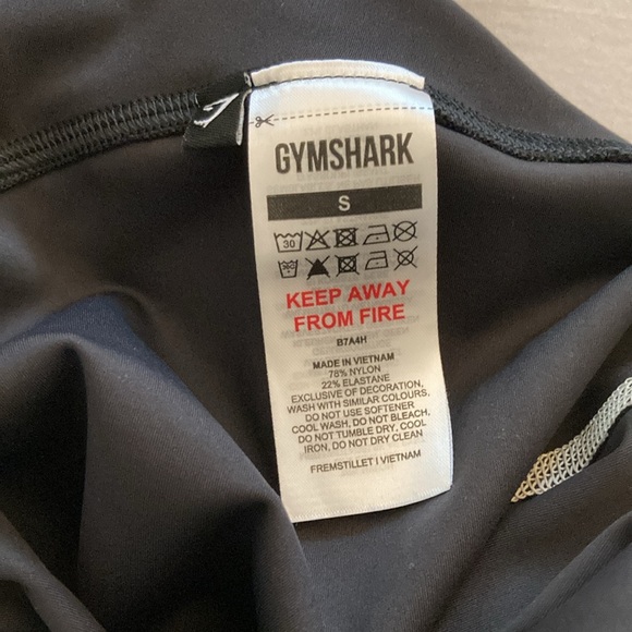 Gymshark - white contrast stitch biker shorts - Picture 3 of 8